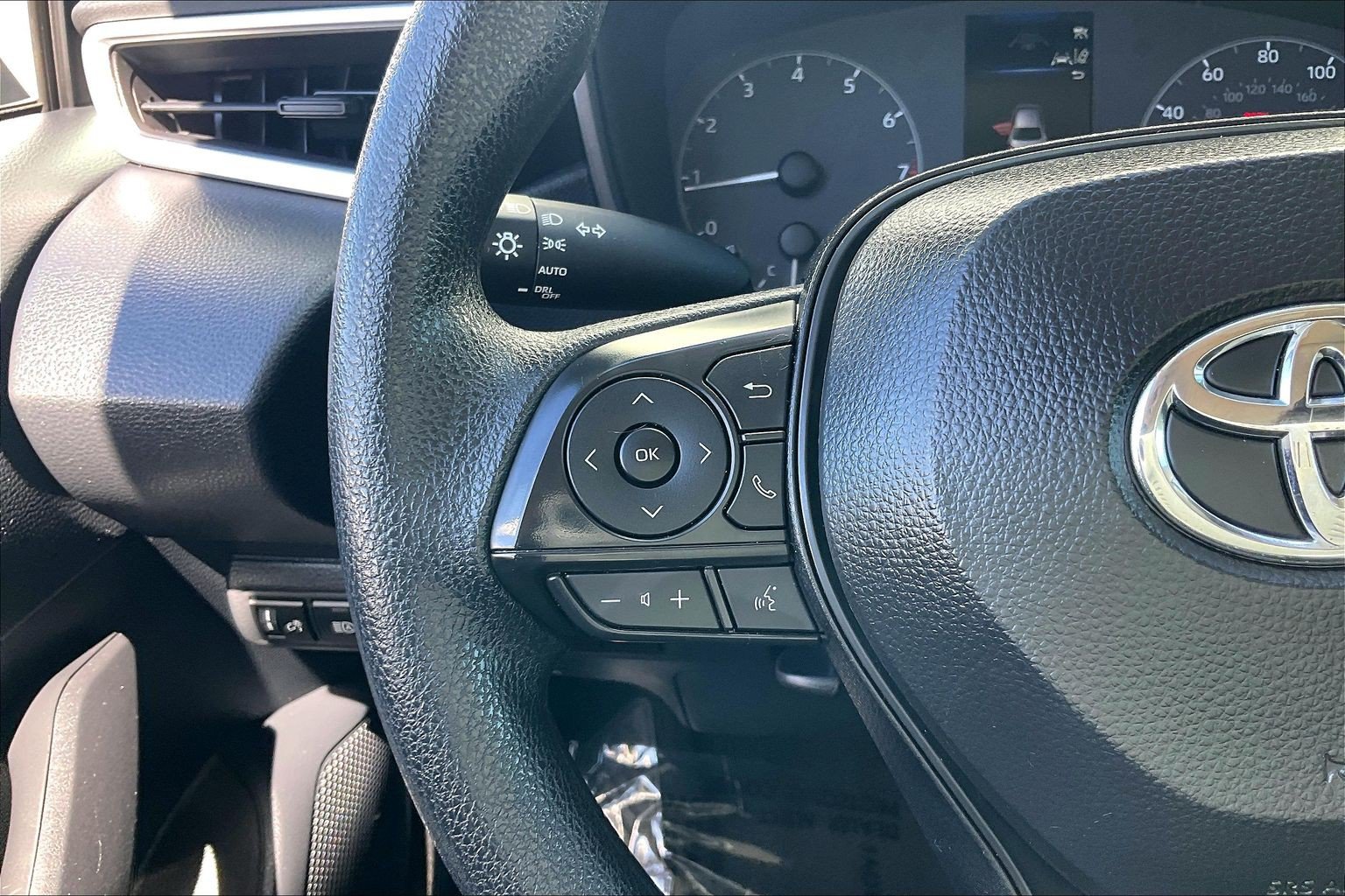 Used 2025 Toyota Corolla LE FWD image 23