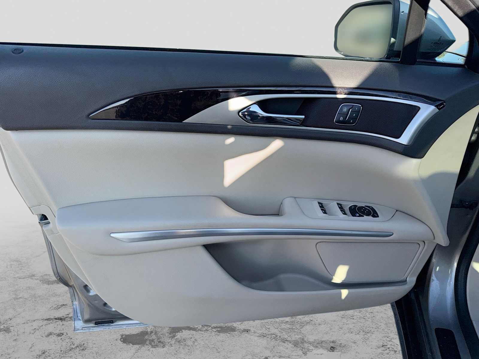 Used 2016 Lincoln MKZ Hybrid w/ Equipment Group 600A Reserve FWD image 29