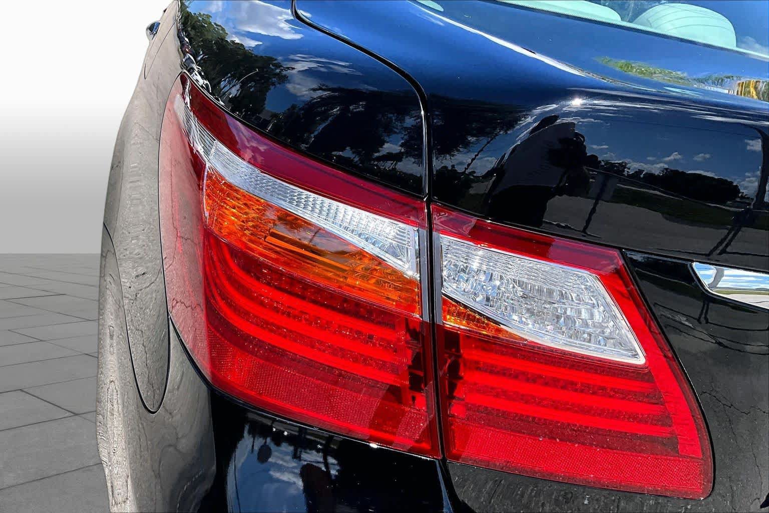 Used 2012 Lexus LS 460 AWD w/ Luxury Value Edition image 28