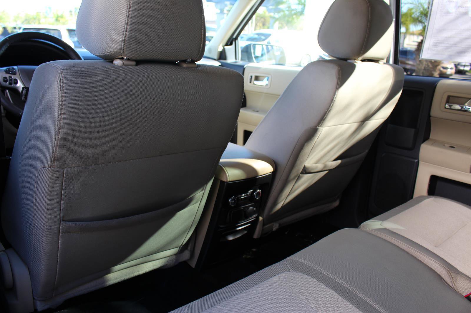 Used 2018 Ford Flex SE image 32