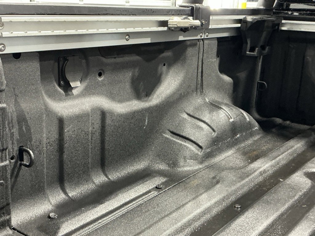 Used 2023 Nissan Titan SV w/ SV Convenience Package image 14