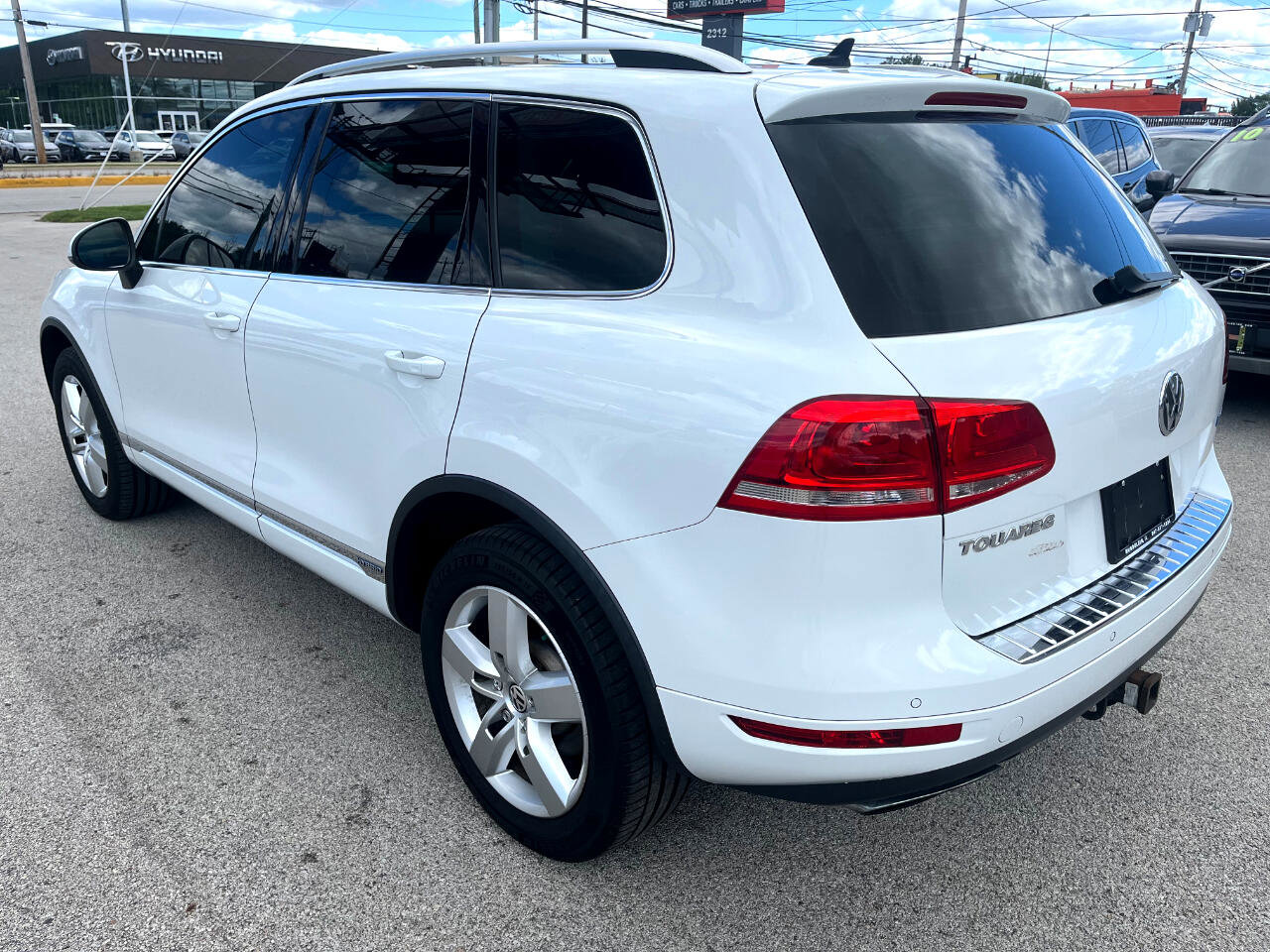 Used 2012 Volkswagen Touareg Hybrid image 3