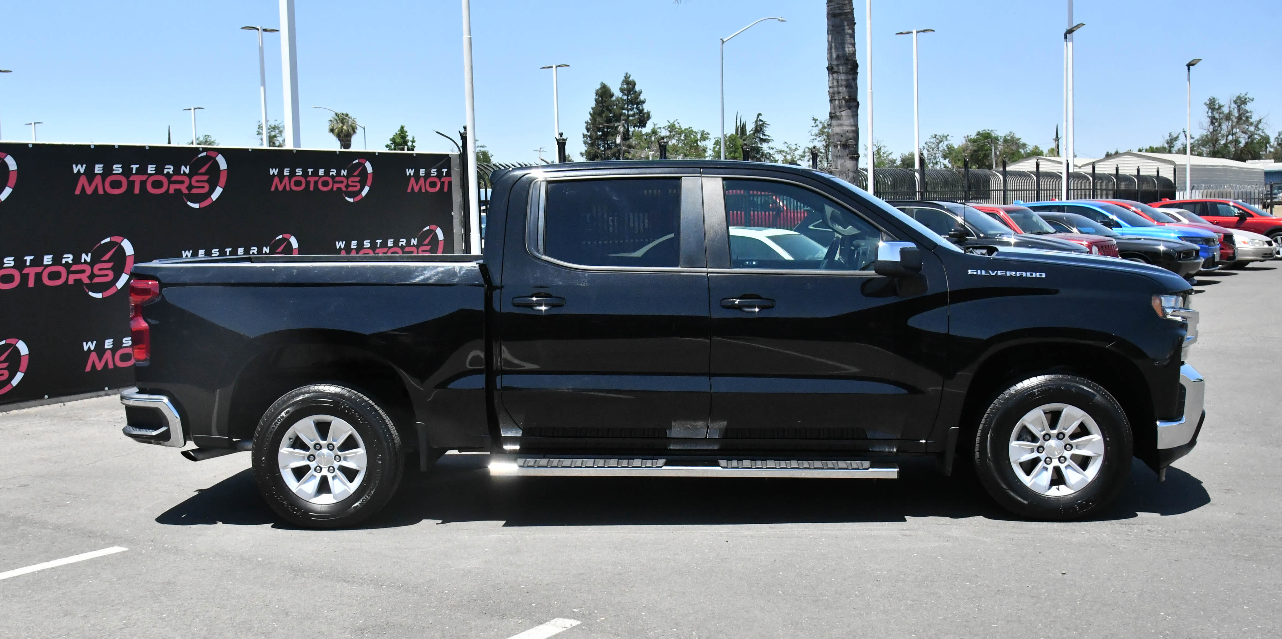 Used 2022 Chevrolet Silverado 1500 LT RWD image 9
