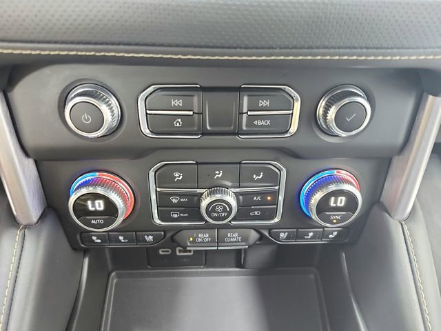 Used 2024 GMC Yukon XL SLT RWD image 33