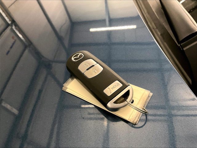 Used 2018 MAZDA MAZDA3 Touring FWD image 9