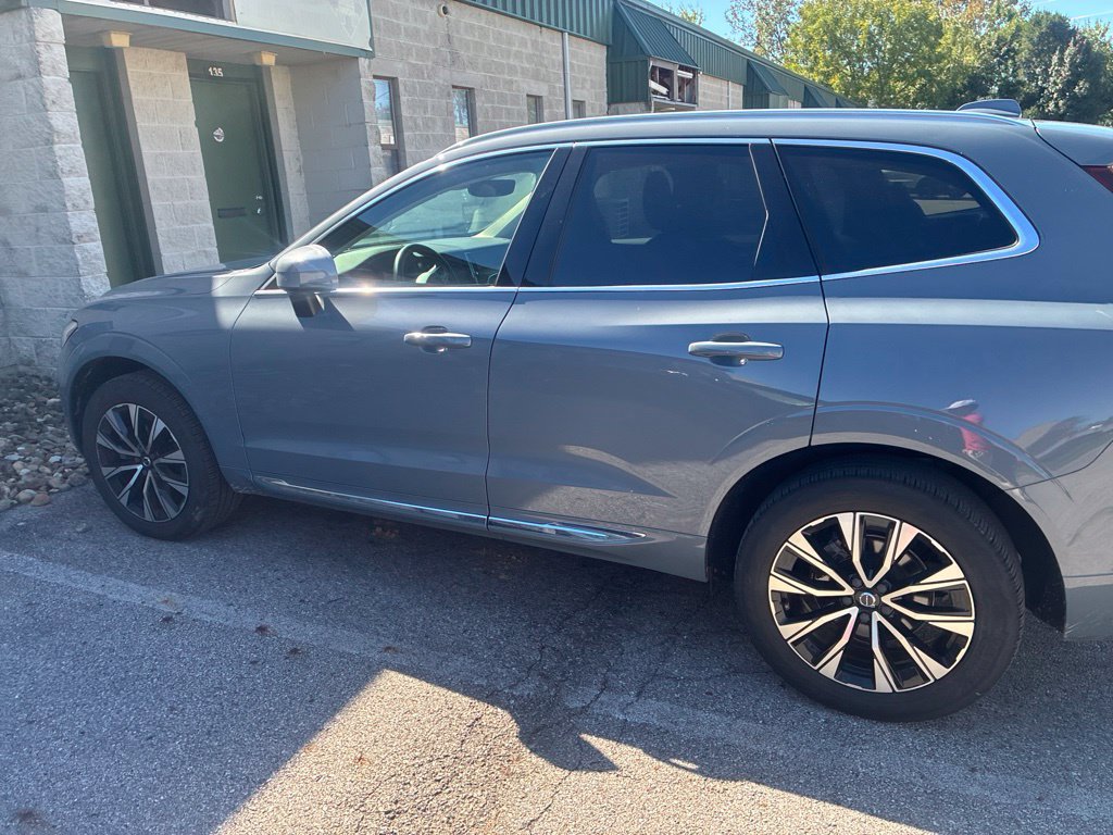 Used 2023 Volvo XC60 B5 Plus AWD/4WD image 9