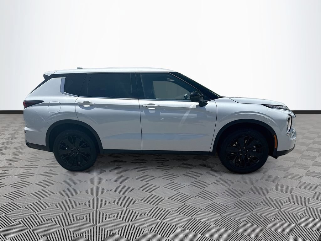 New 2026 Mitsubishi Outlander LE FWD image 4