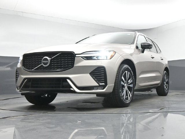 Used 2024 Volvo XC60 B5 Core w/ Protection Package Premier AWD/4WD image 36