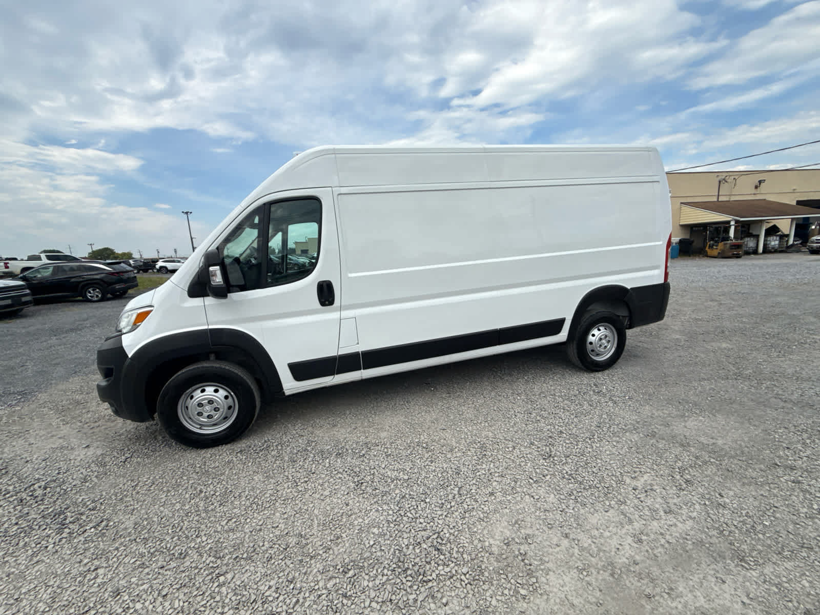 Used 2023 RAM ProMaster 2500 FWD image 4