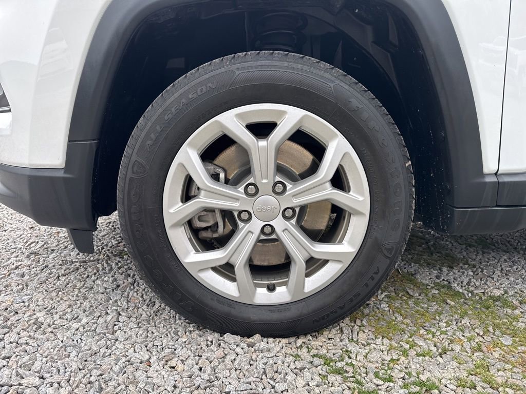 Used 2024 Jeep Compass Latitude image 13