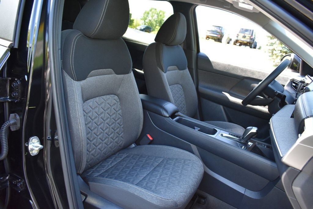 Used 2026 Nissan Kicks SV w/ SV Premium Package AWD/4WD image 28