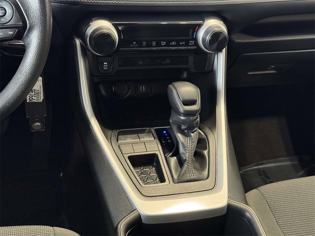 Used 2023 Toyota RAV4 LE image 26