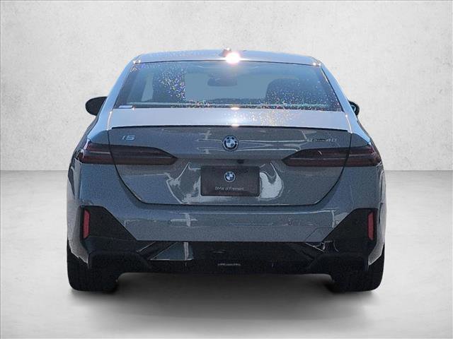 New 2026 BMW i5 eDrive40 w/ M Sport Package image 8