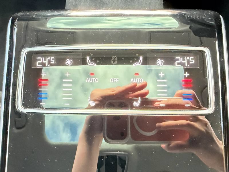 Used 2020 Audi S8 L AWD/4WD image 19