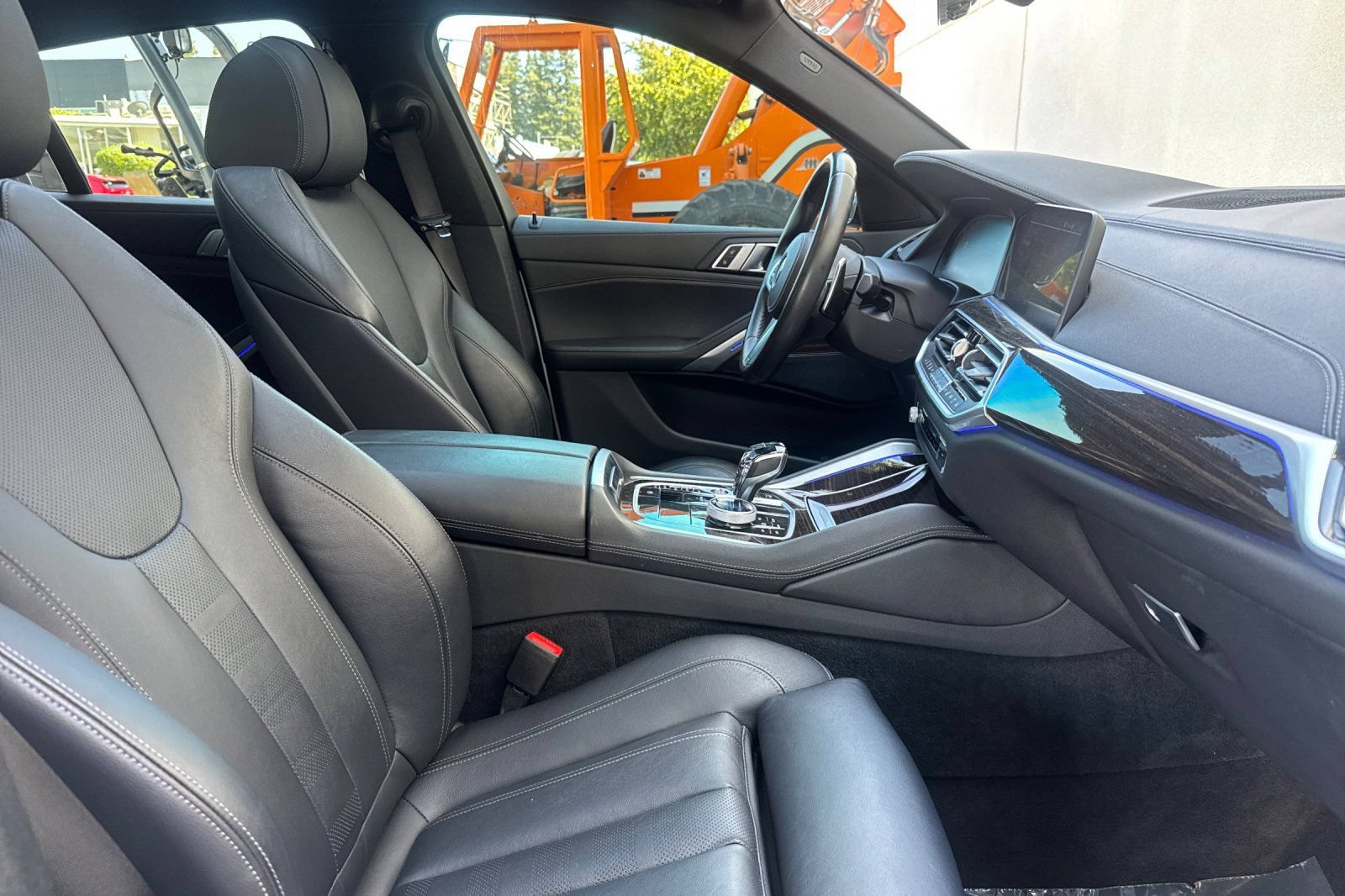Used 2020 BMW X6 sDrive40i w/ M Sport Package RWD image 16