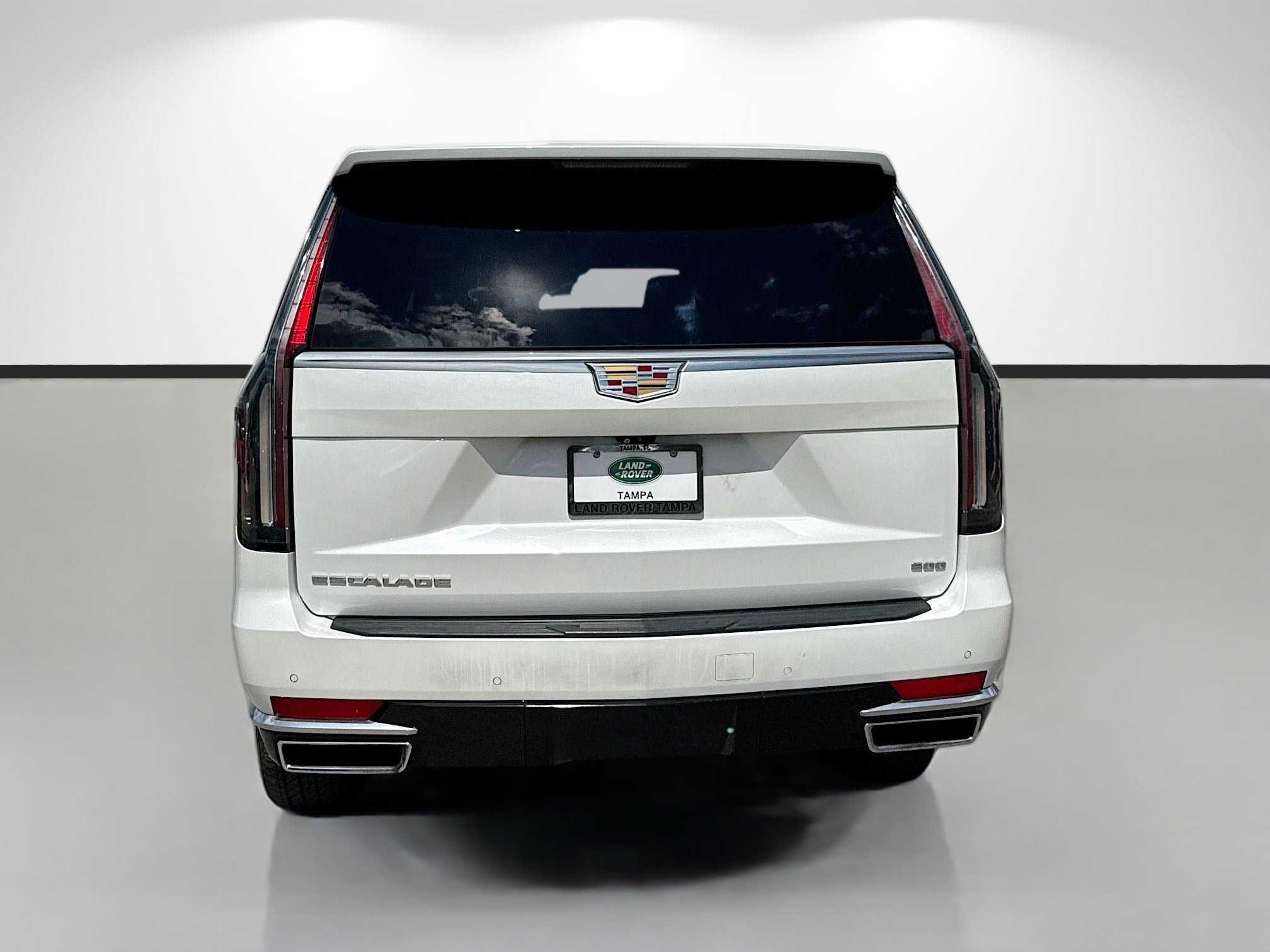 Used 2021 Cadillac Escalade ESV Premium Luxury w/ Driver Assist Tech Package AWD/4WD image 4