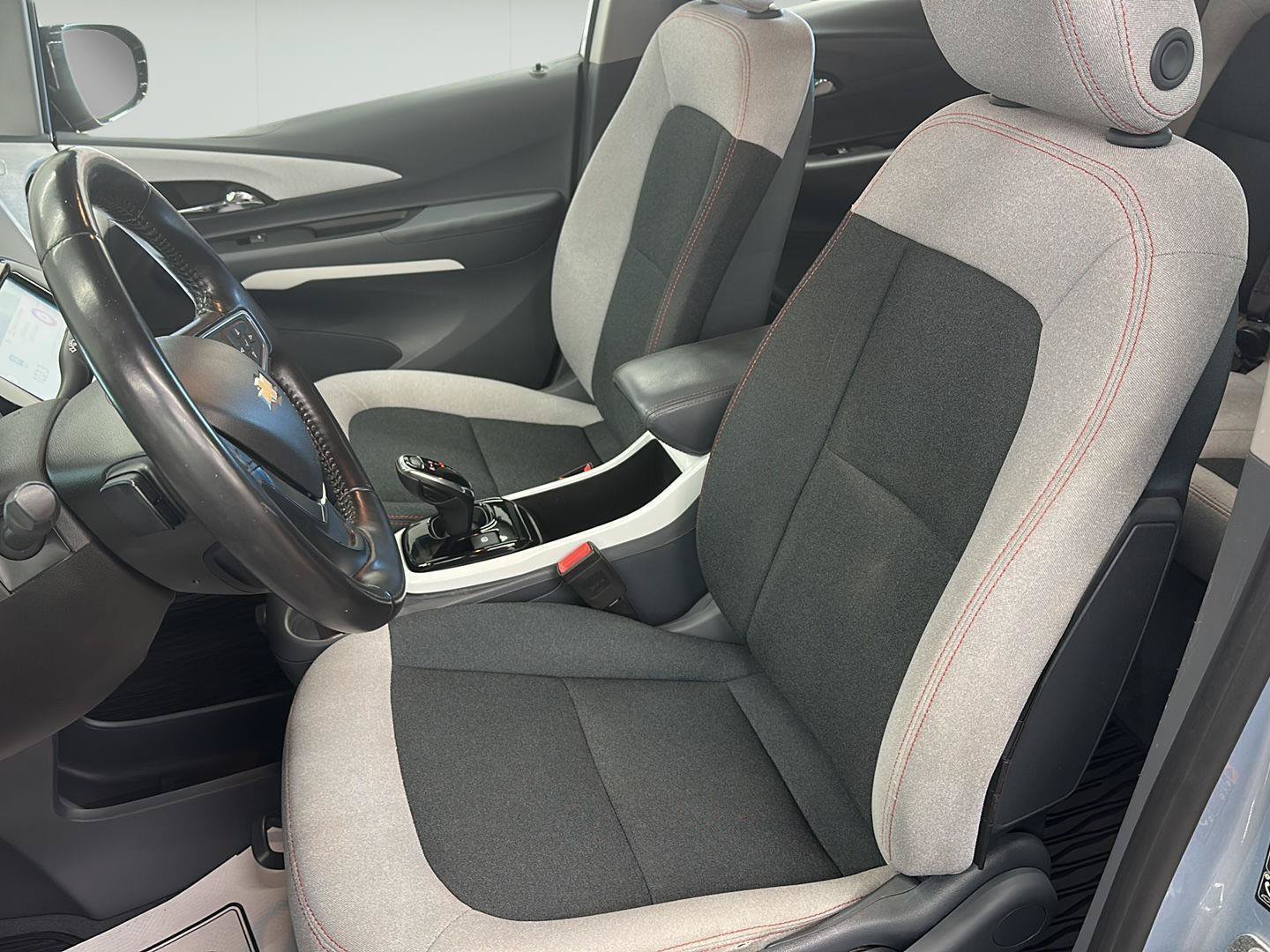 Used 2017 Chevrolet Bolt LT FWD image 6