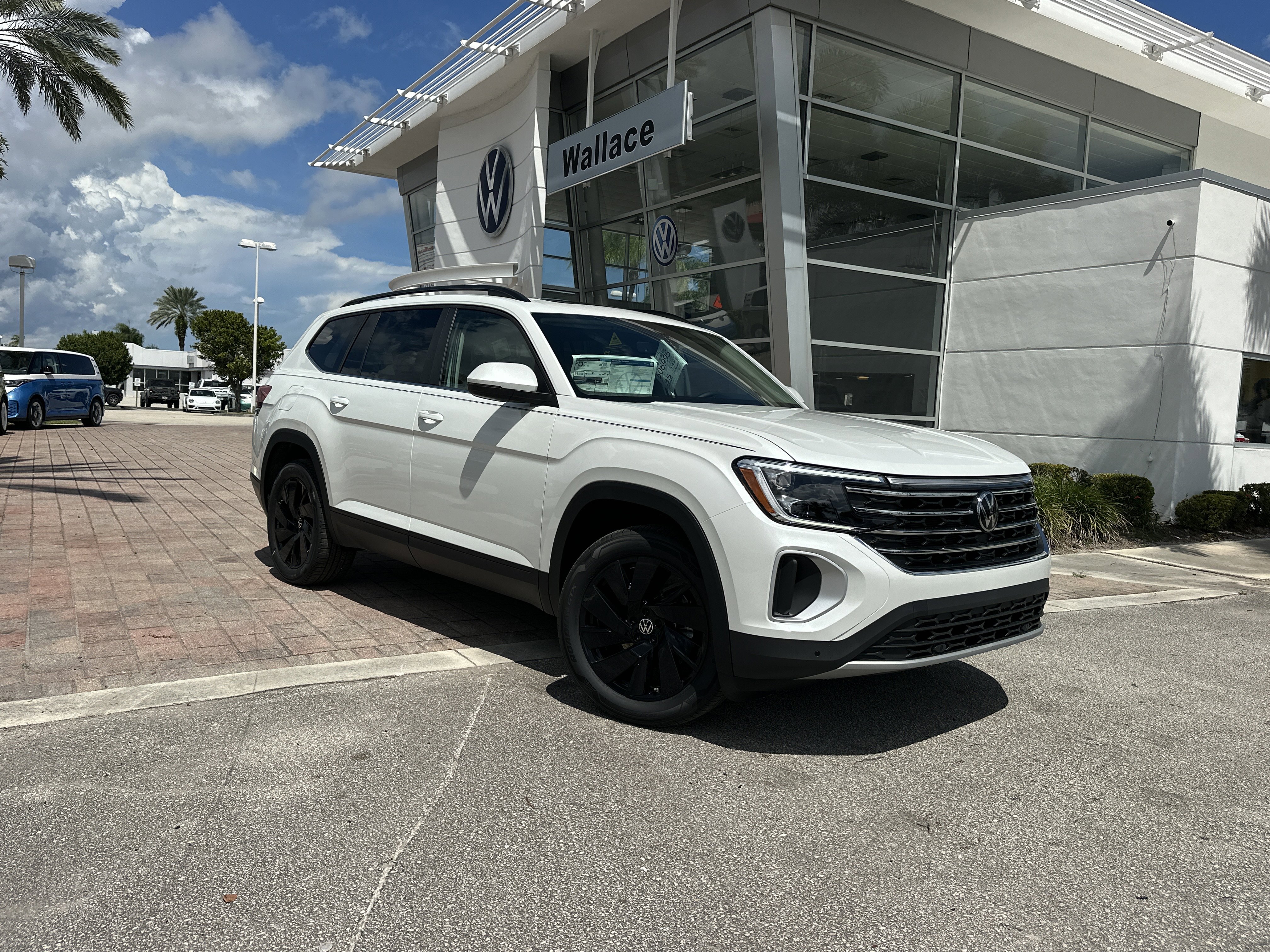 New 2026 Volkswagen Atlas SE image 1