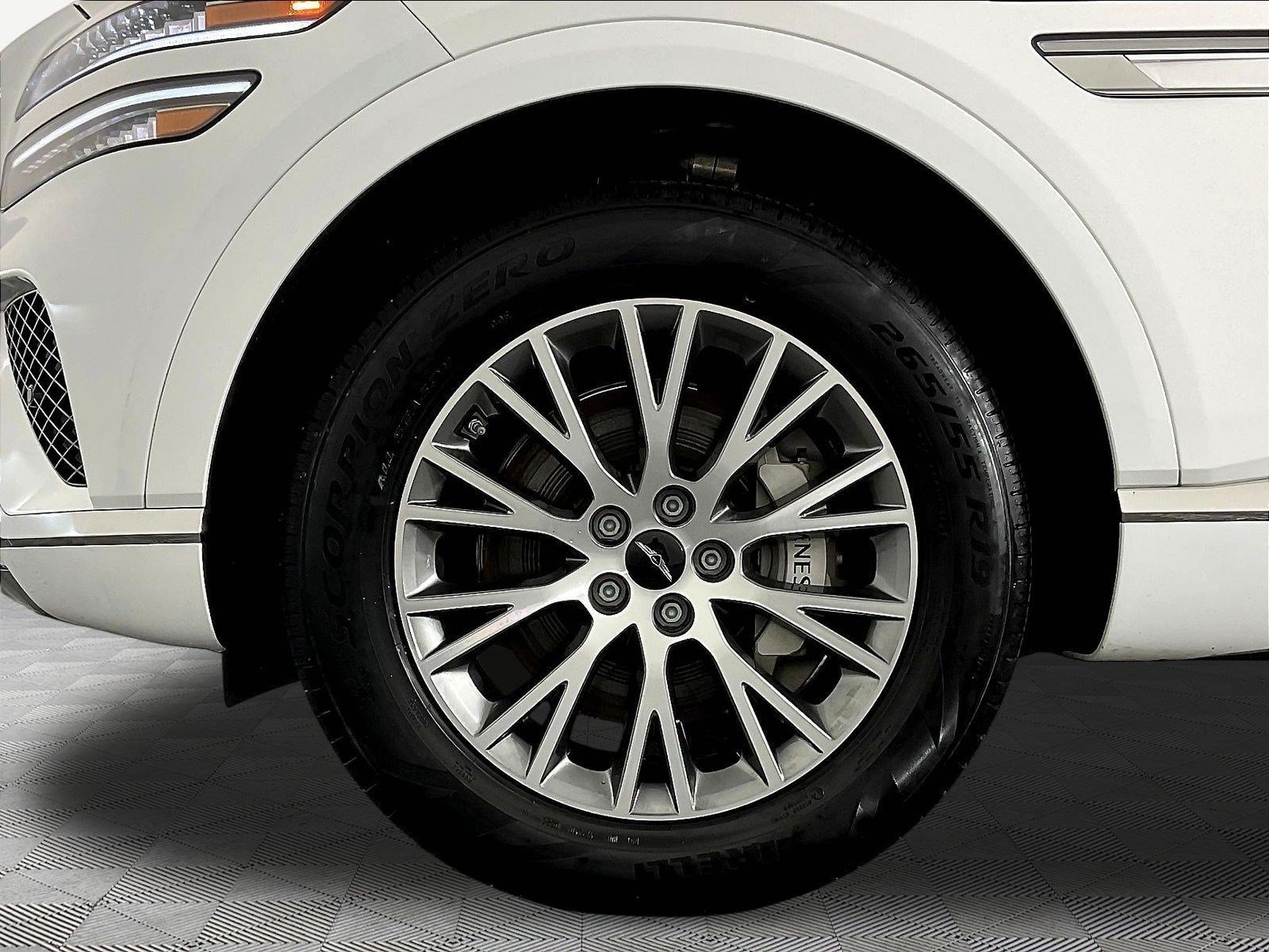 Used 2025 Genesis GV80 2.5T AWD/4WD image 32