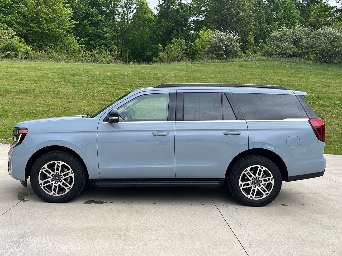 Used 2025 Ford Expedition Active AWD/4WD image 8