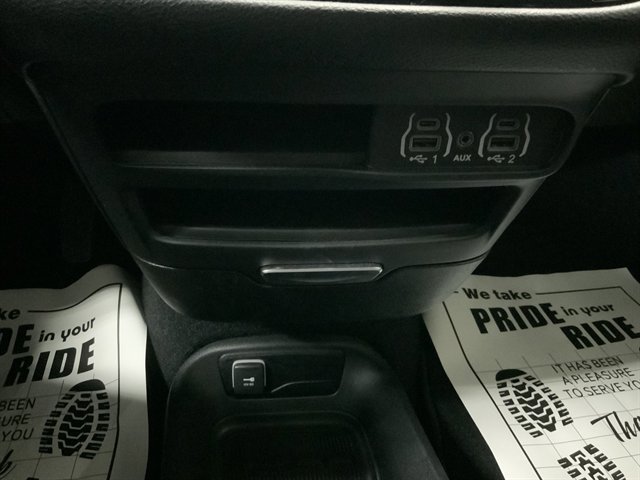 Used 2025 Chrysler Pacifica Select FWD image 47