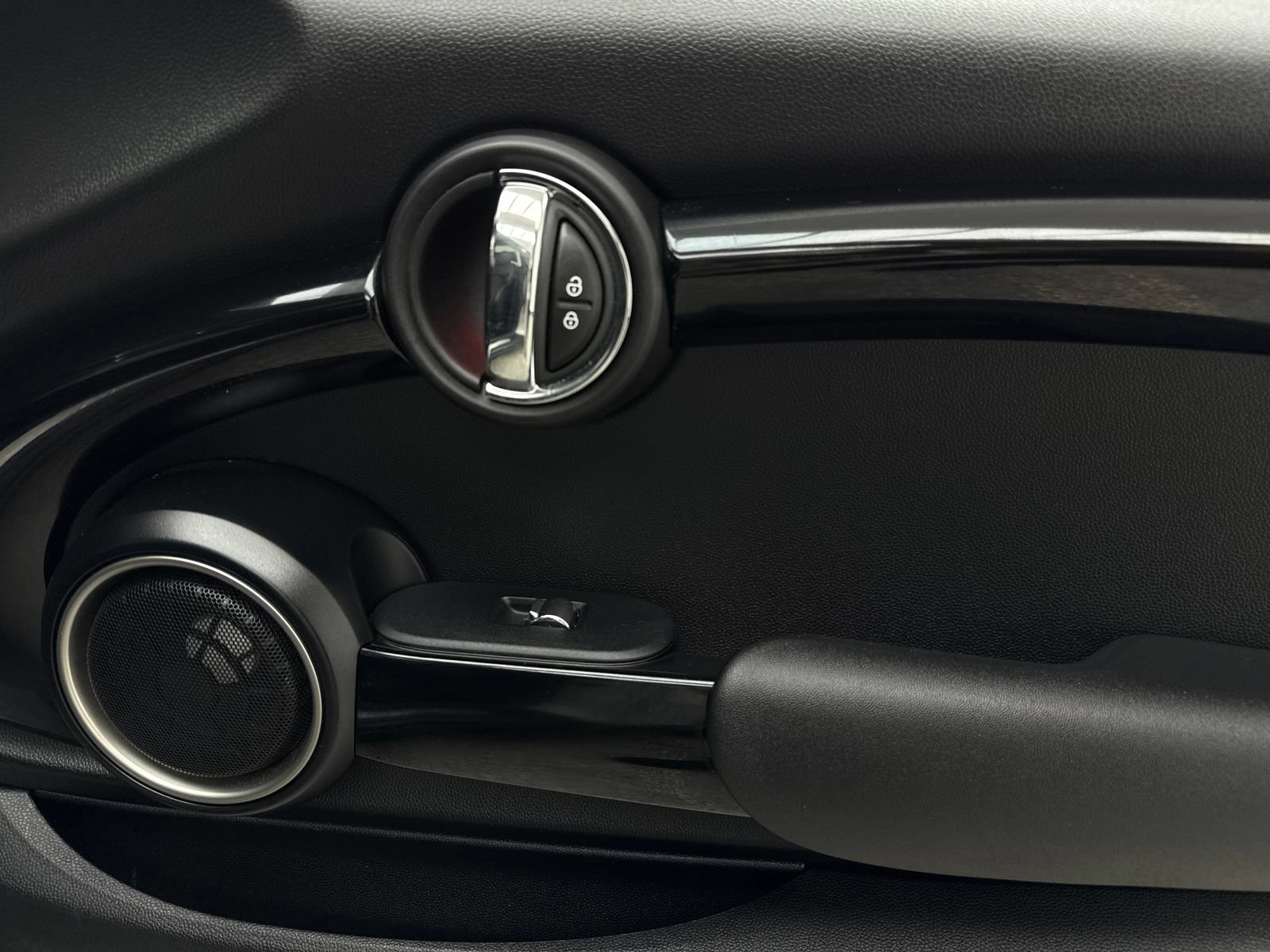 Used 2015 MINI Cooper S FWD image 37