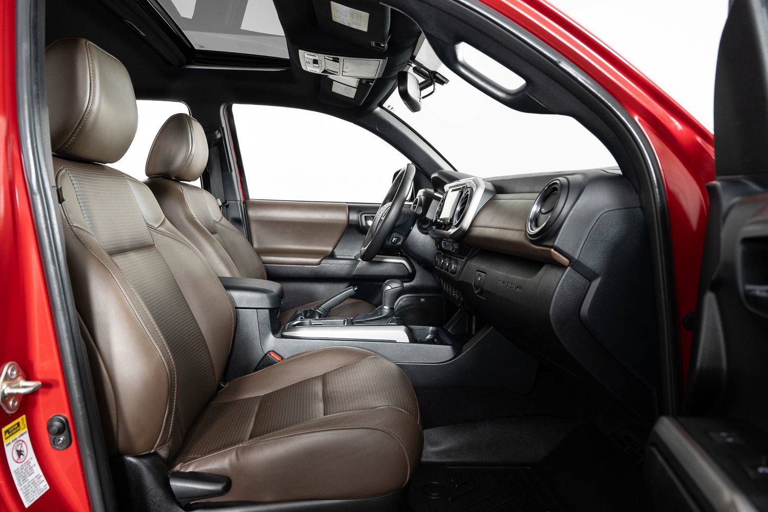 Used 2017 Toyota Tacoma Limited image 26