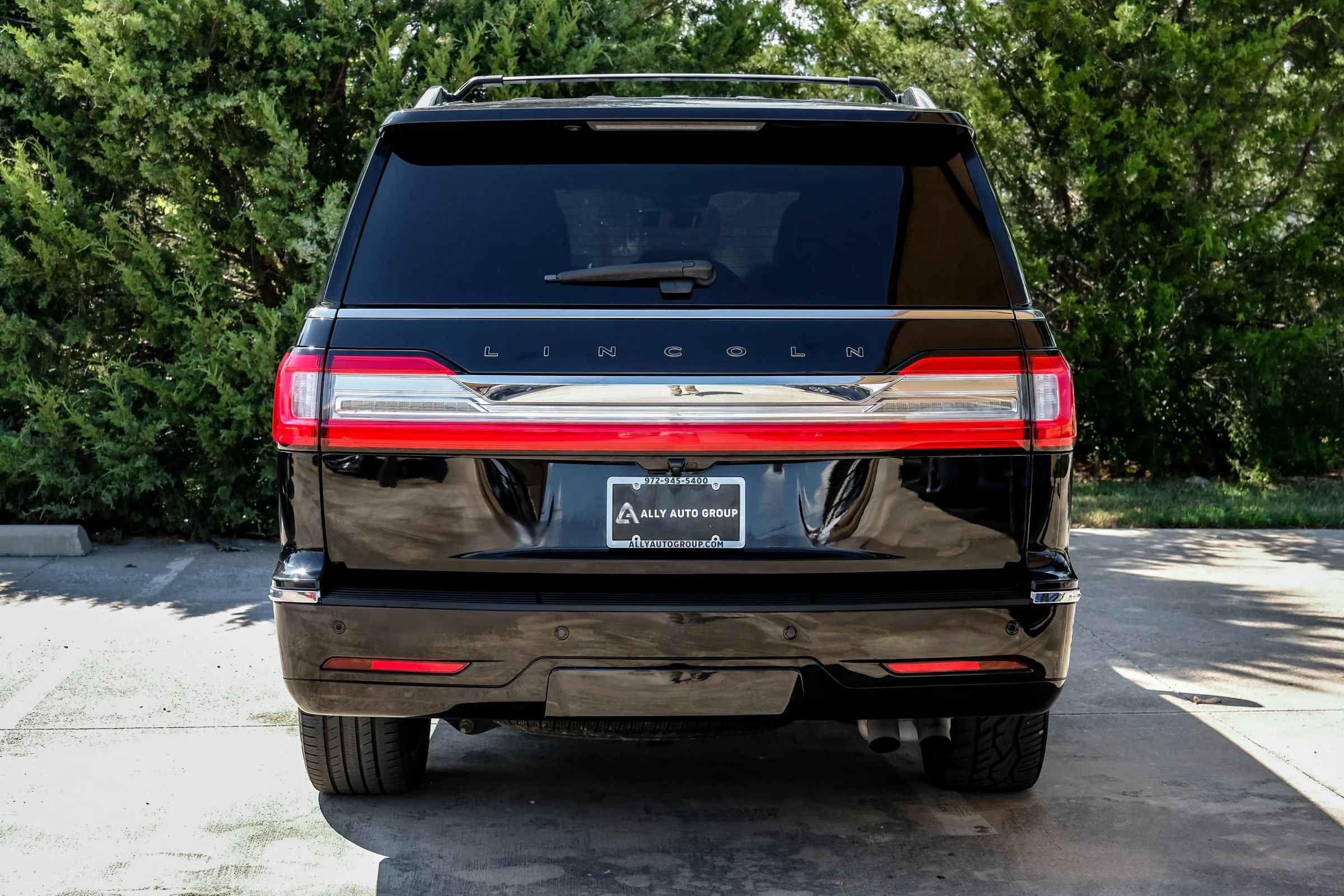 Used 2019 Lincoln Navigator Black Label w/ Cargo Package AWD/4WD image 10