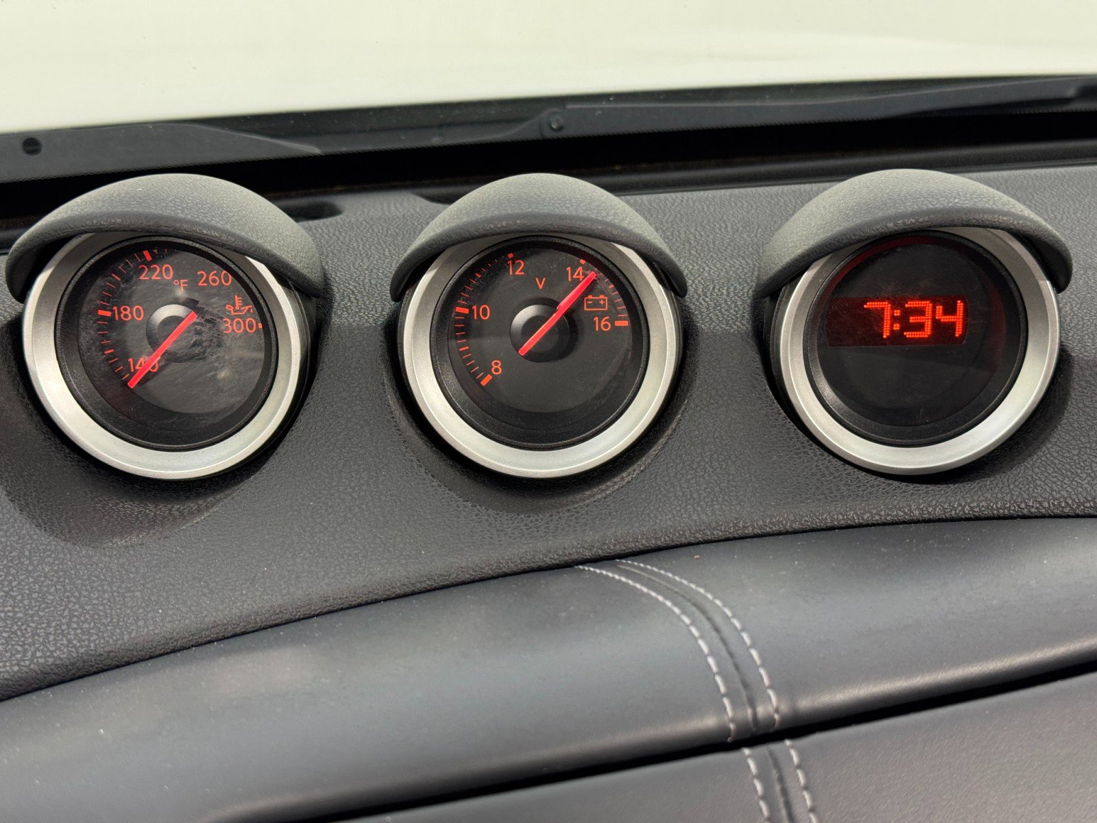 Used 2014 Nissan 370Z Touring w/ Sport Package image 23