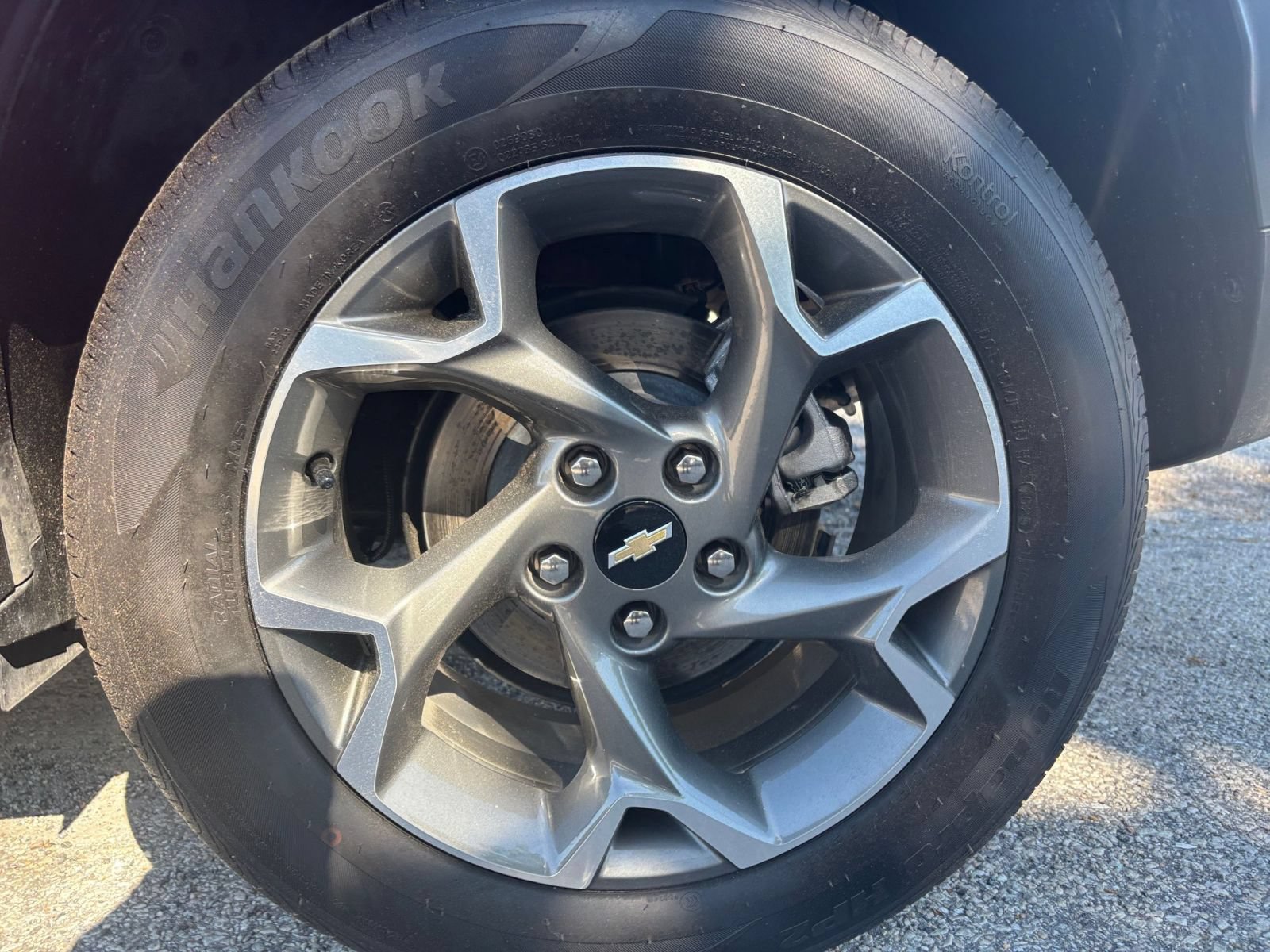 Used 2025 Chevrolet Trax LT FWD image 24