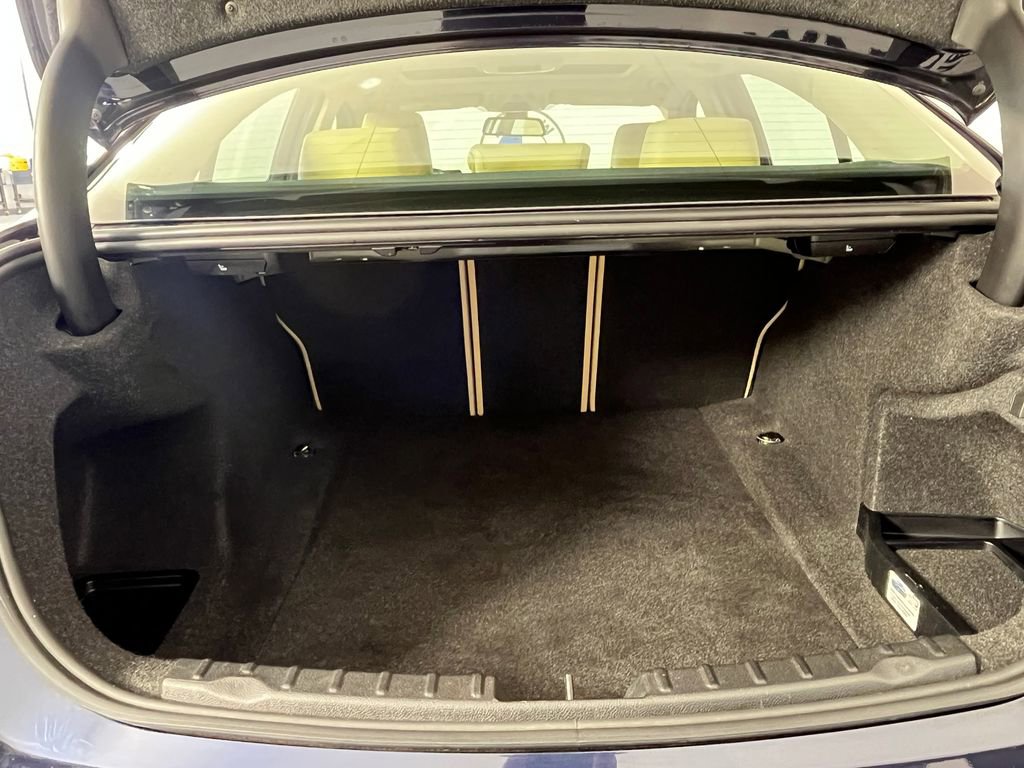 Used 2017 BMW 320i xDrive 320i xDrive image 14