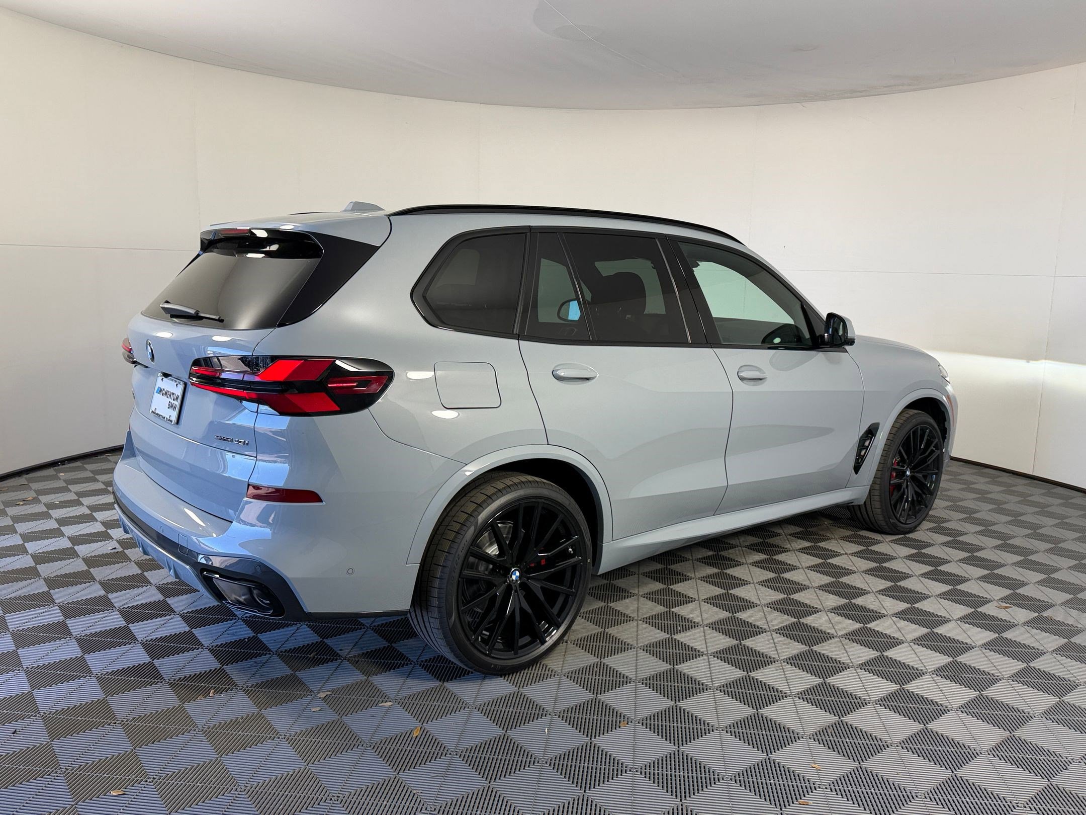 New 2026 BMW X5 sDrive40i w/ M Sport Package image 9