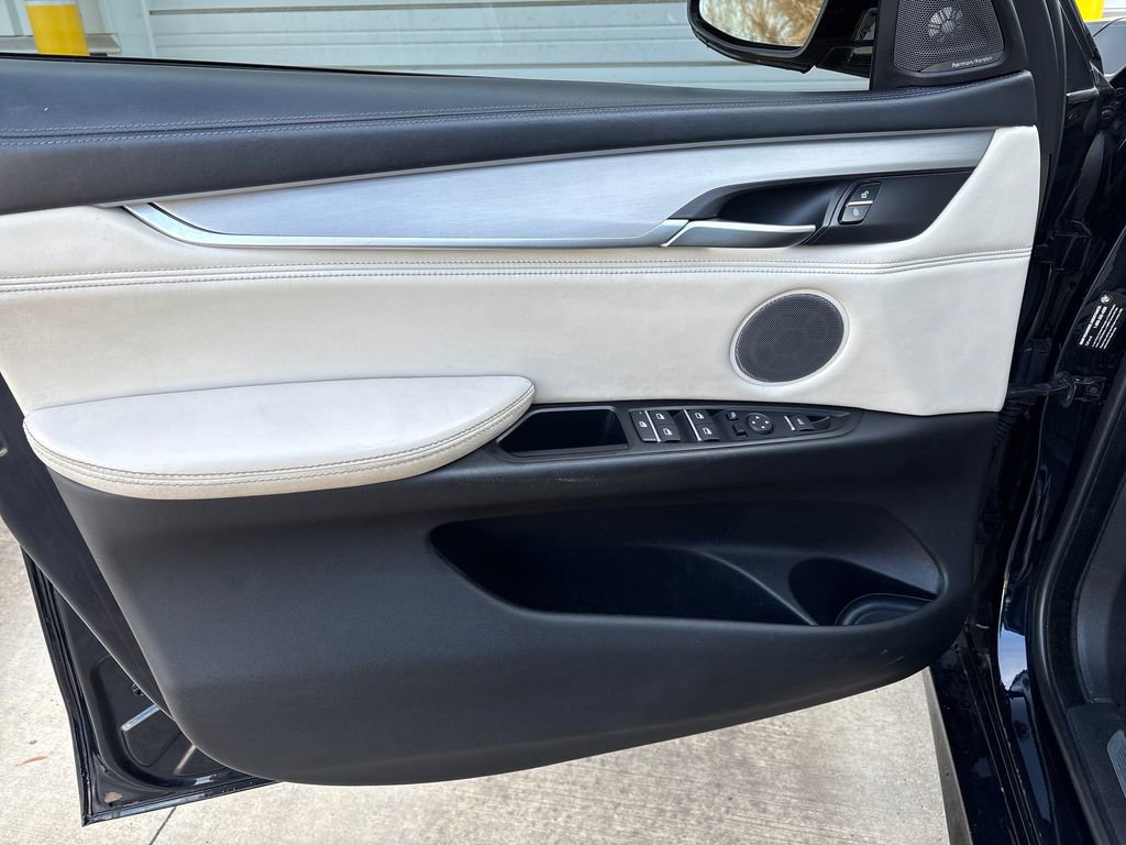 Used 2018 BMW X6 sDrive35i w/ M Sport Package image 15