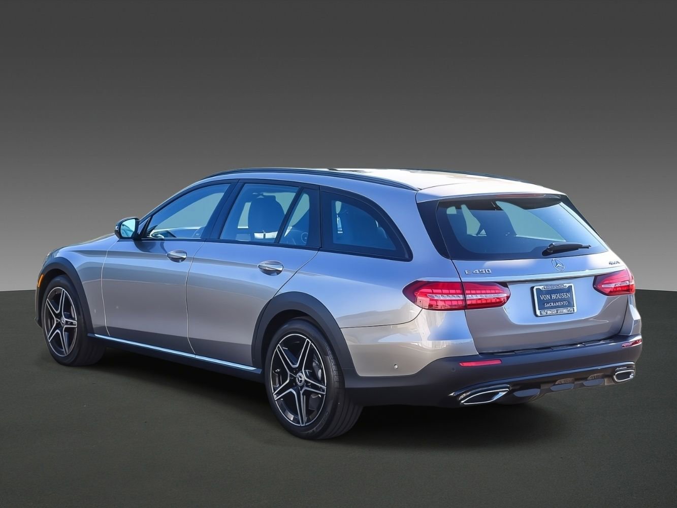 Used 2023 Mercedes-Benz E 450 4MATIC All-Terrain Wagon image 2