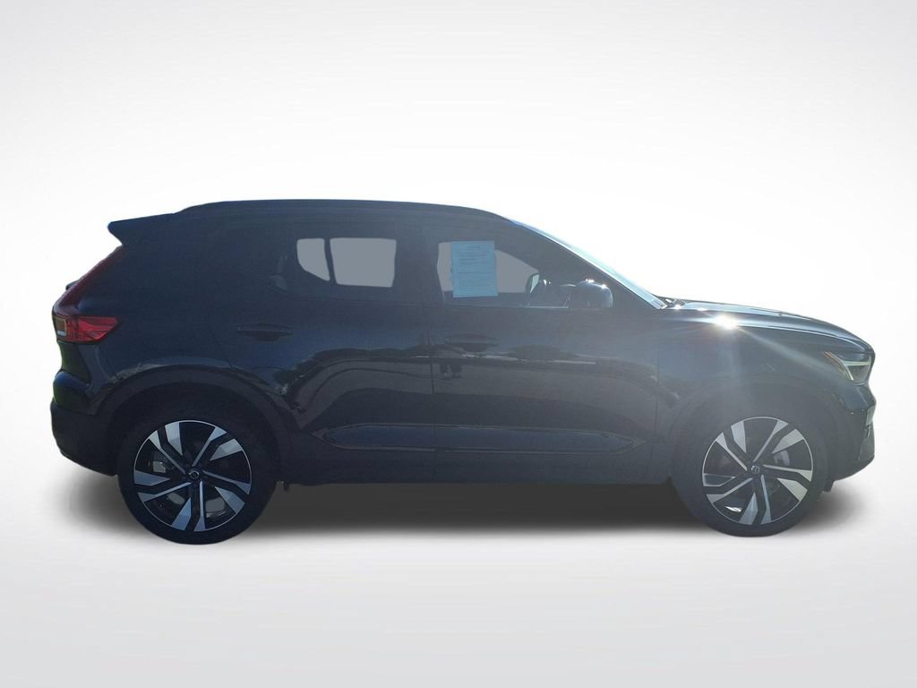 Certified 2023 Volvo XC40 B5 Plus w/ Climate Package AWD/4WD image 9