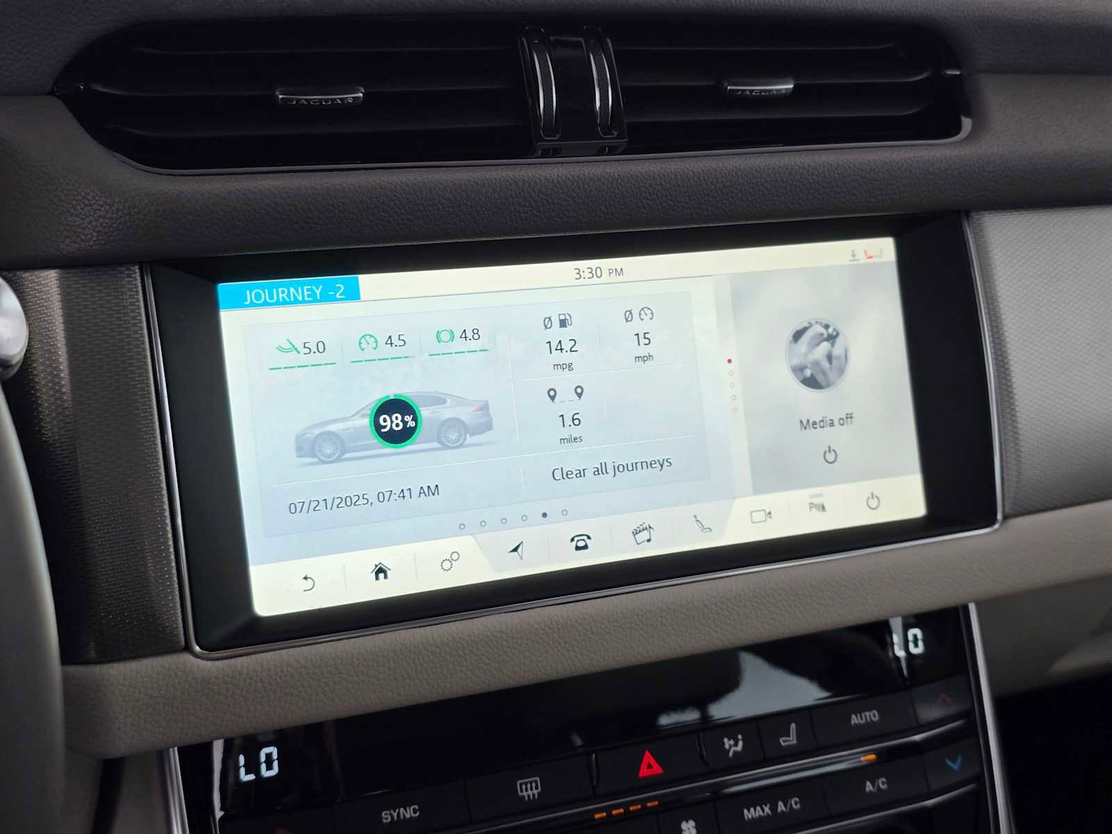 Used 2019 Jaguar XF Prestige image 53