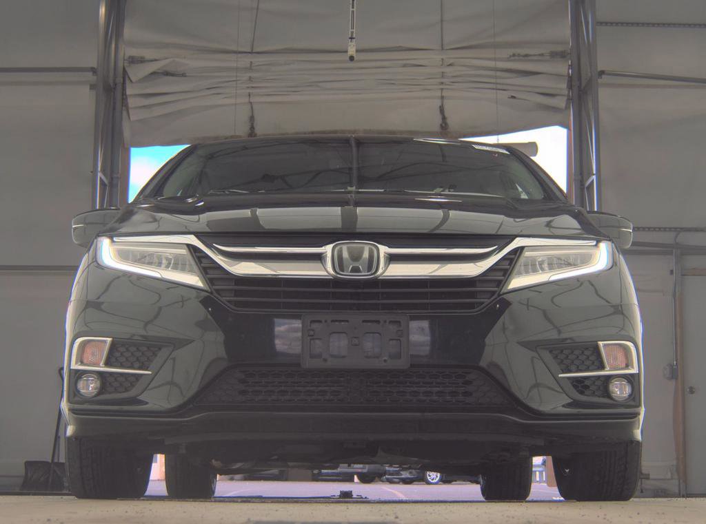 Used 2018 Honda Odyssey Touring image 2