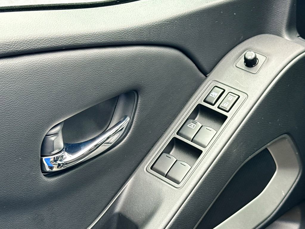 New 2025 Nissan Frontier SV w/ SV Convenience Package image 18