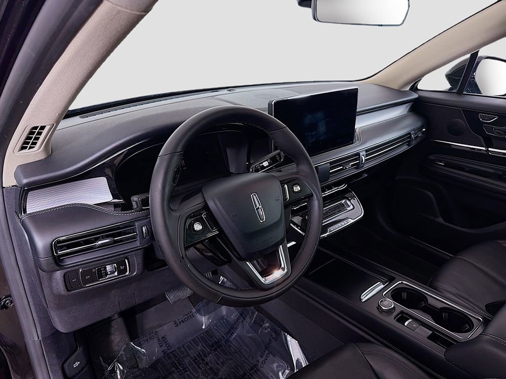 Used 2025 Lincoln Corsair AWD w/ Equipment Group 101A image 21