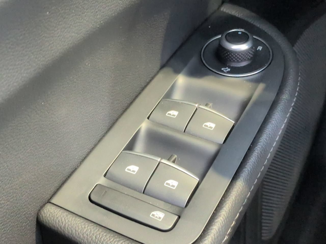 New 2026 Alfa Romeo Giulia w/ Driving Assist Package RWD image 18