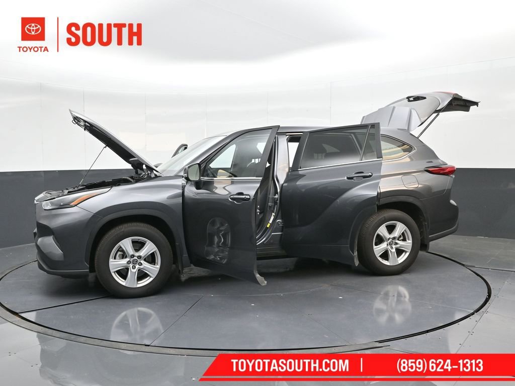 Used 2023 Toyota Highlander L image 58