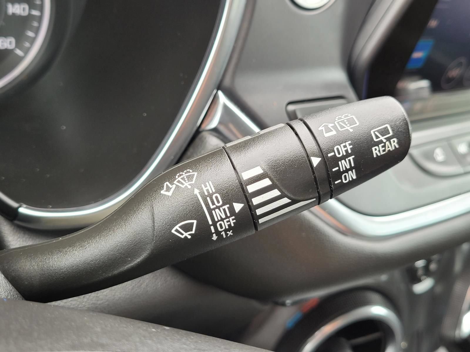 Used 2019 Chevrolet Blazer LT FWD image 31