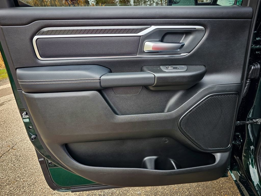 New 2026 RAM 1500 4x4 Crew Cab image 29