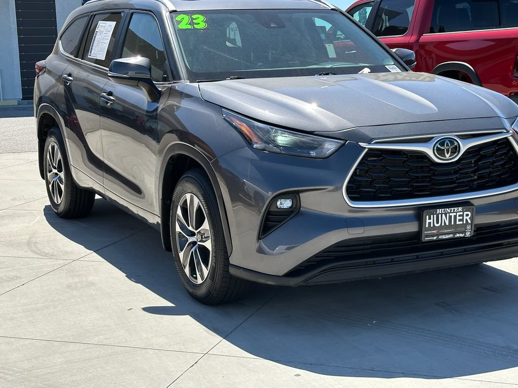 Used 2023 Toyota Highlander XLE FWD image 13
