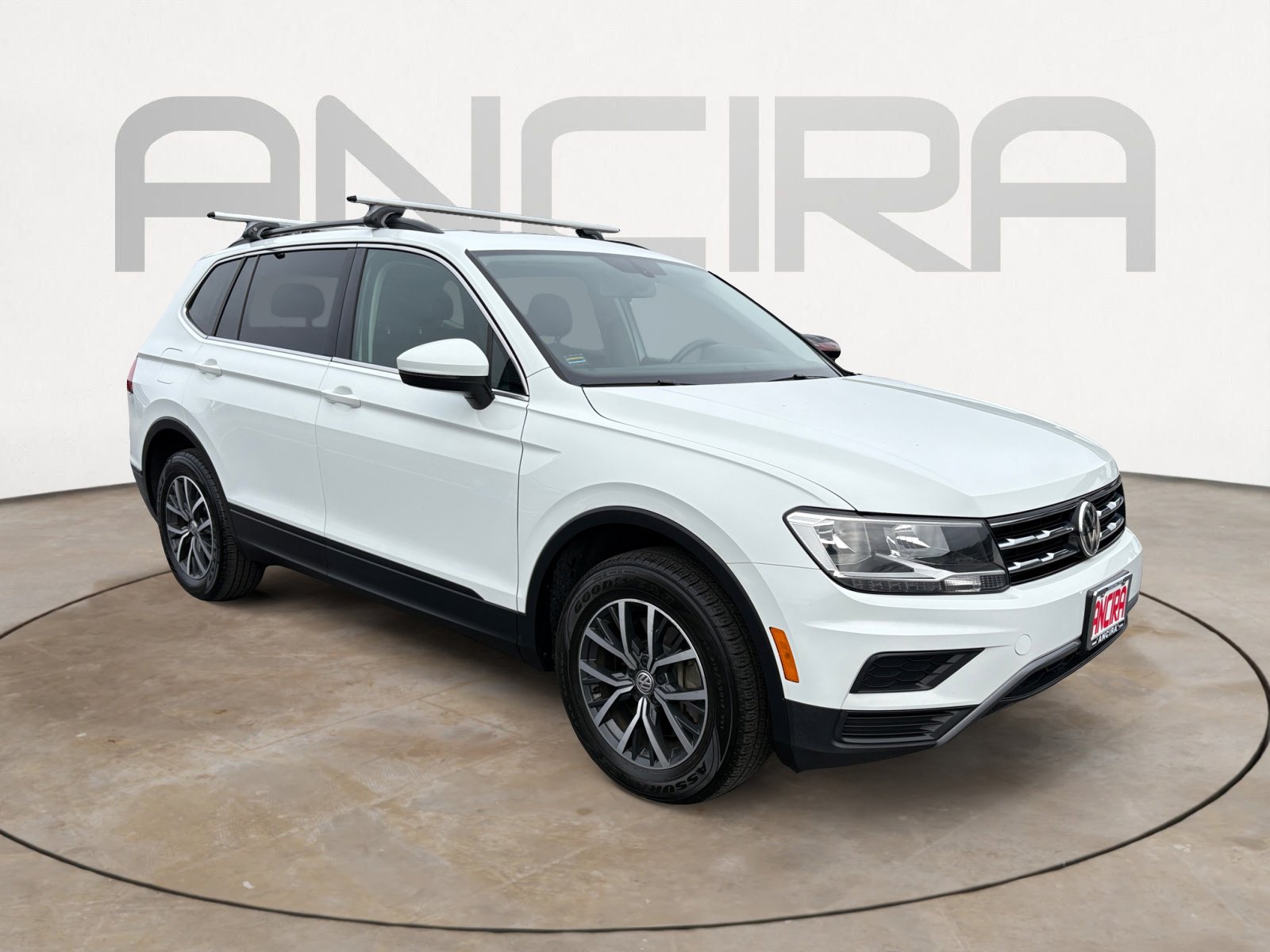 Used 2019 Volkswagen Tiguan SE w/ Panoramic Sunroof Package AWD/4WD image 4