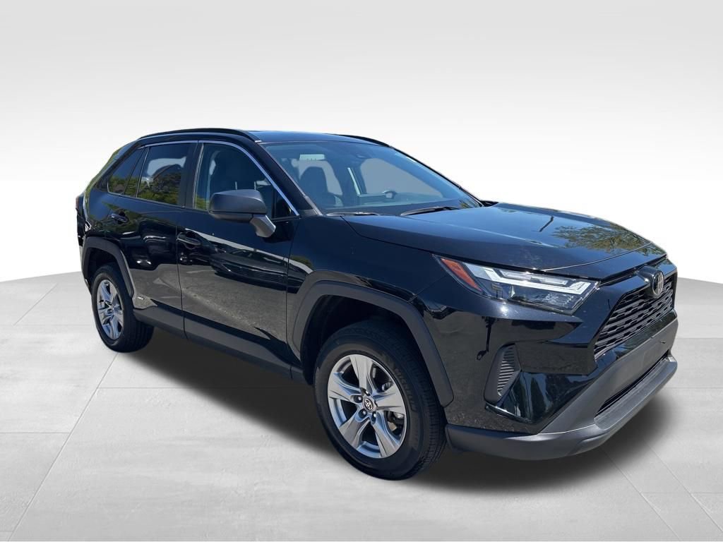 Used 2025 Toyota RAV4 LE AWD/4WD image 6