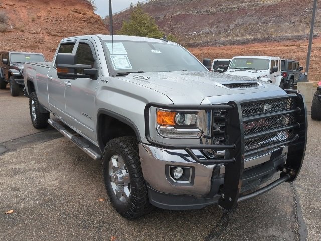 Used 2019 GMC Sierra 2500 SLE w/ SLE Preferred Package image 3