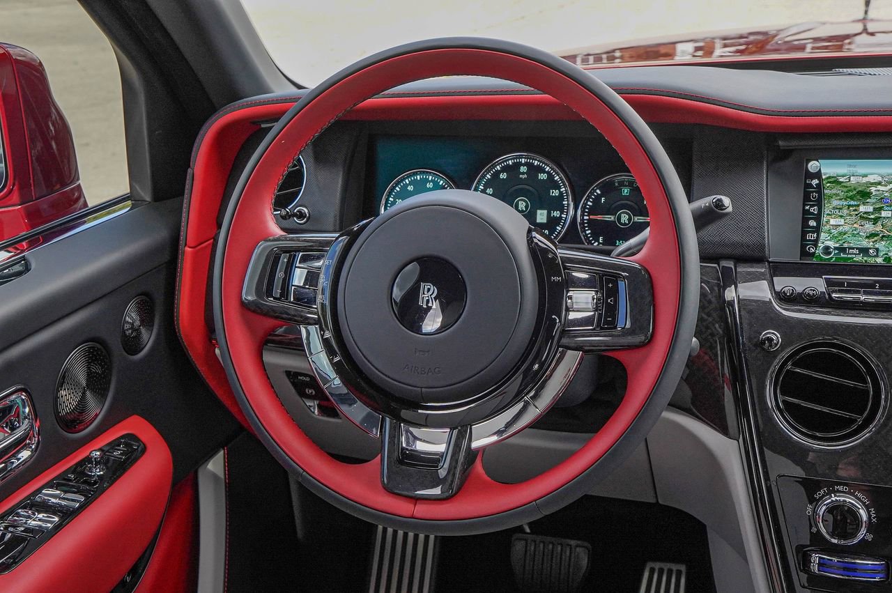 Certified 2024 Rolls-Royce Cullinan Black Badge w/ Dark Exterior Package AWD/4WD image 39