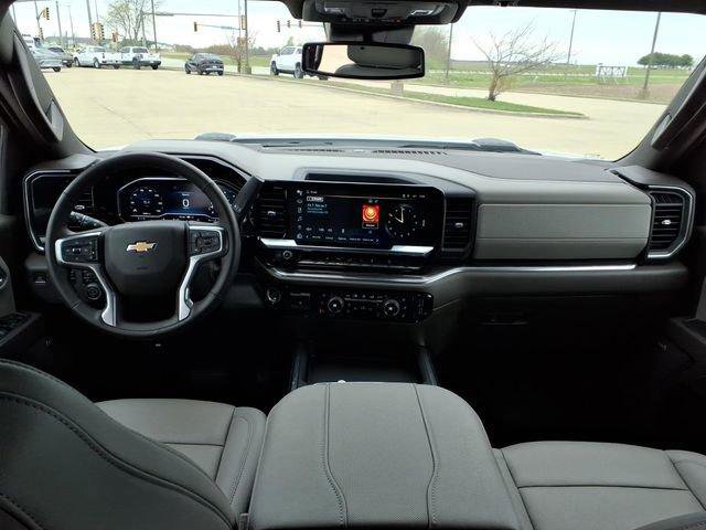 Used 2024 Chevrolet Silverado 2500 LTZ w/ LTZ Convenience Package AWD/4WD image 4
