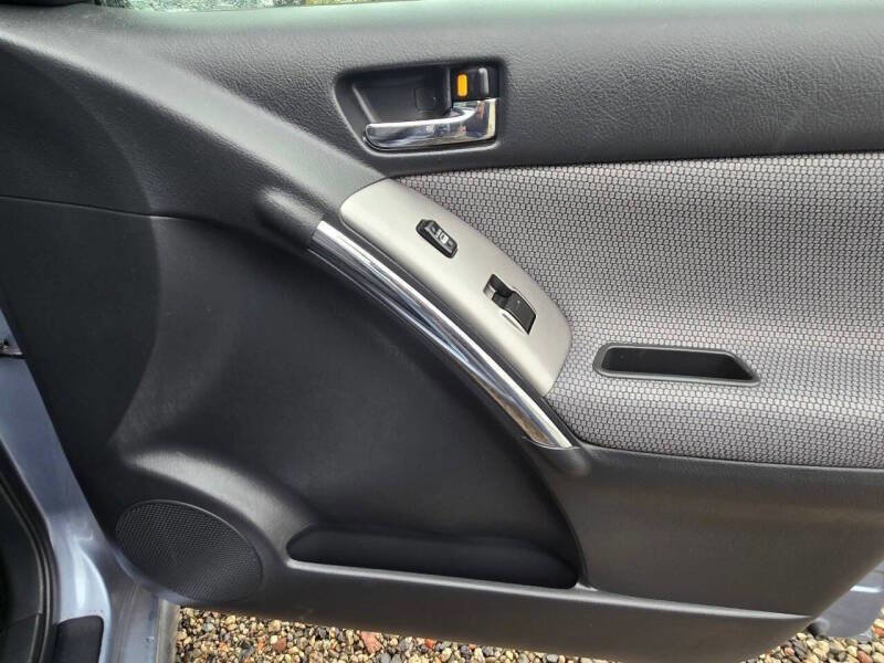 Used 2006 Toyota Matrix XR AWD/4WD image 26